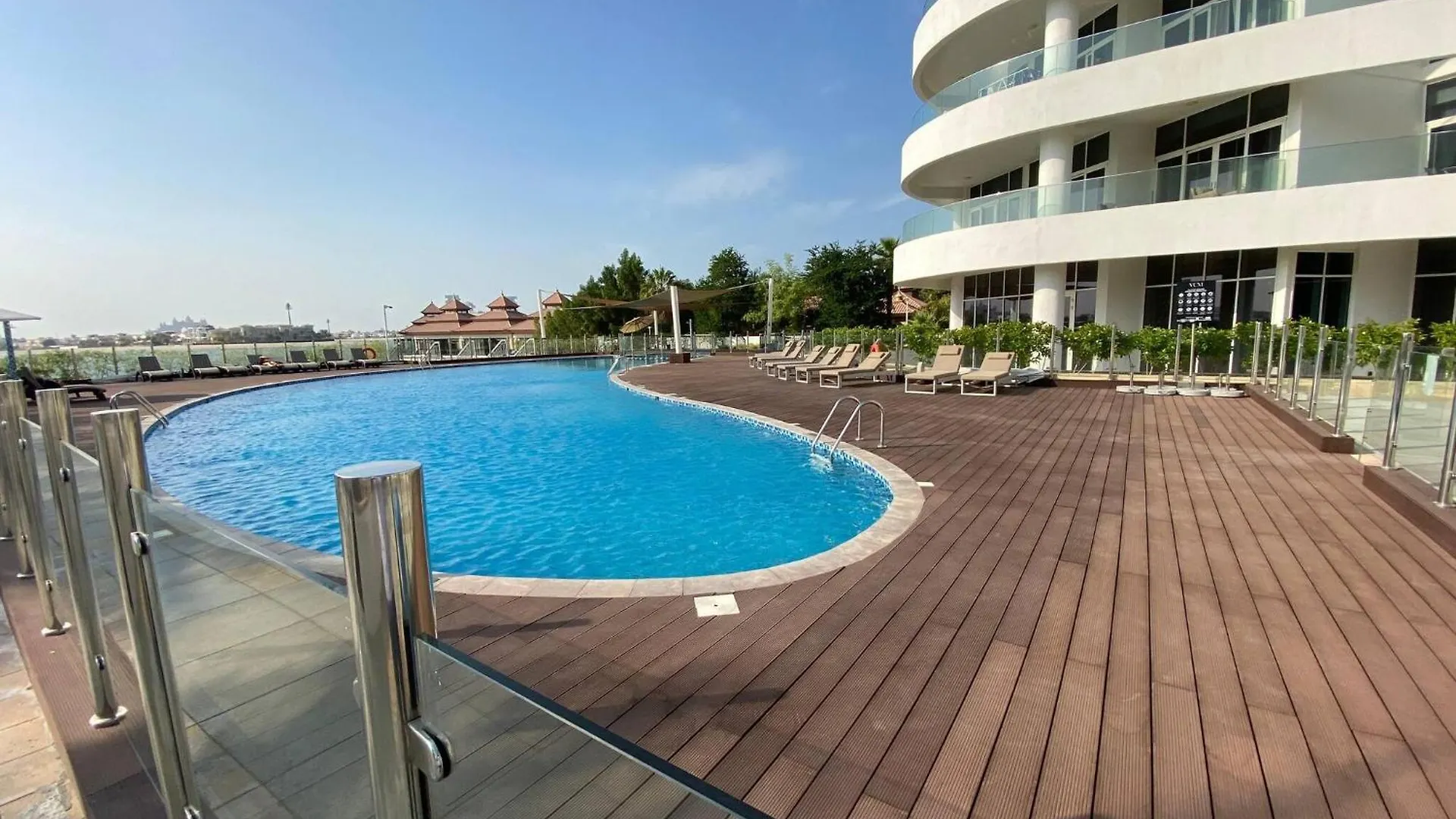 Spacious Apartment In Palm Jumeriah With Access To Private Beach Dubai United Arab Emirates