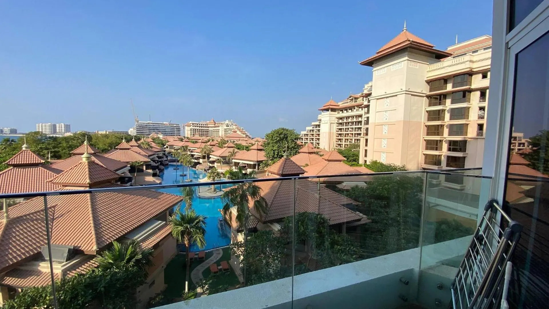 Spacious Apartment In Palm Jumeriah With Access To Private Beach Dubai 0*,  United Arab Emirates