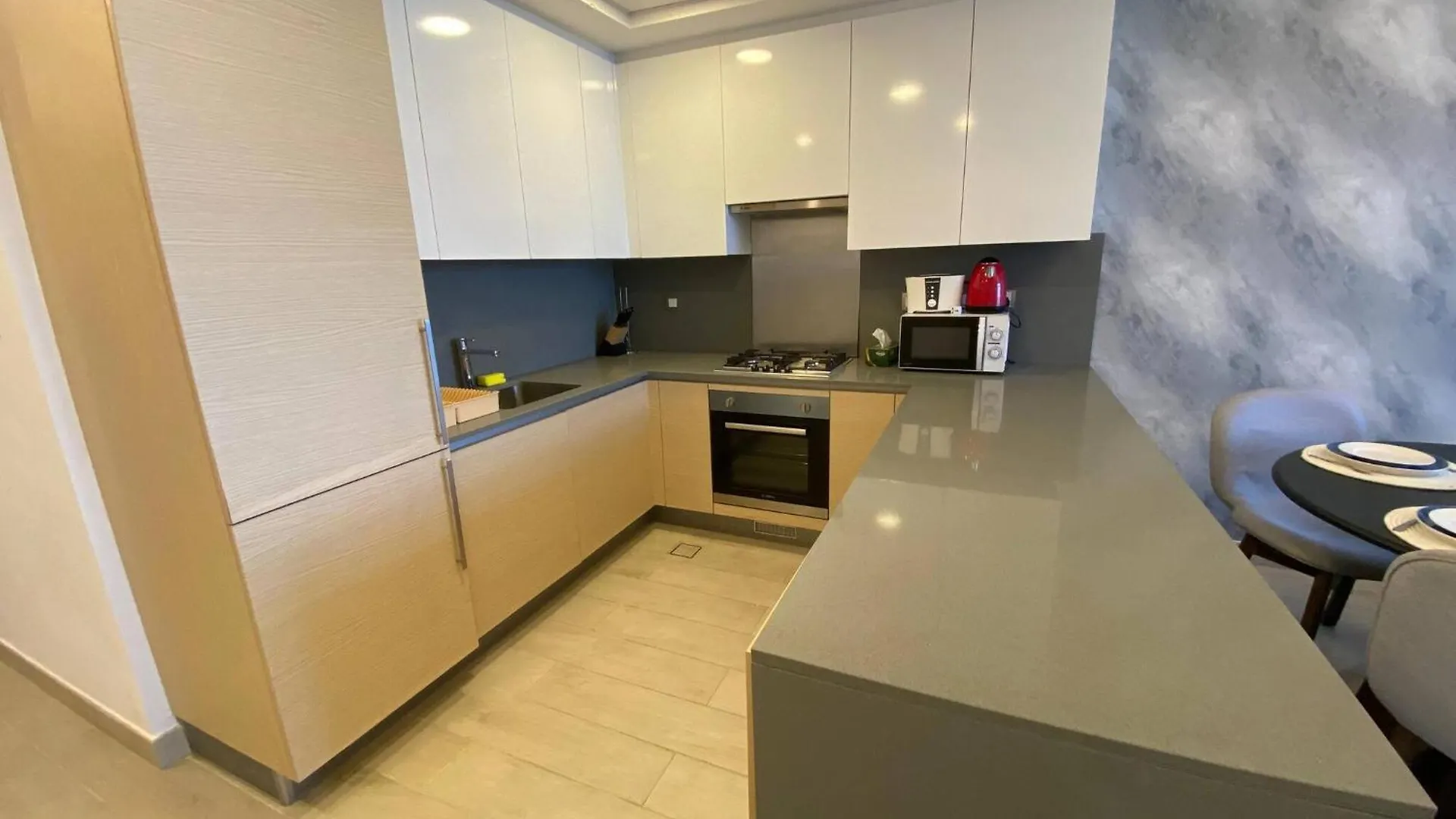 Spacious Apartment In Palm Jumeriah With Access To Private Beach Dubai