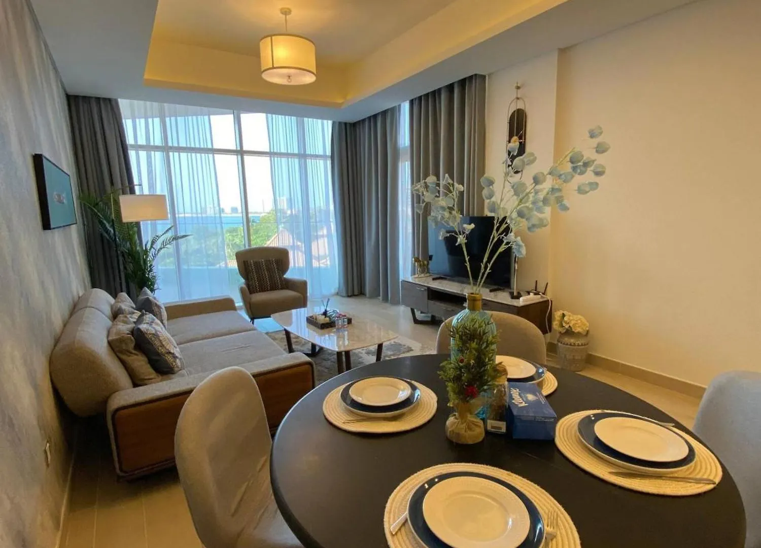 Spacious Apartment In Palm Jumeriah With Access To Private Beach Dubai