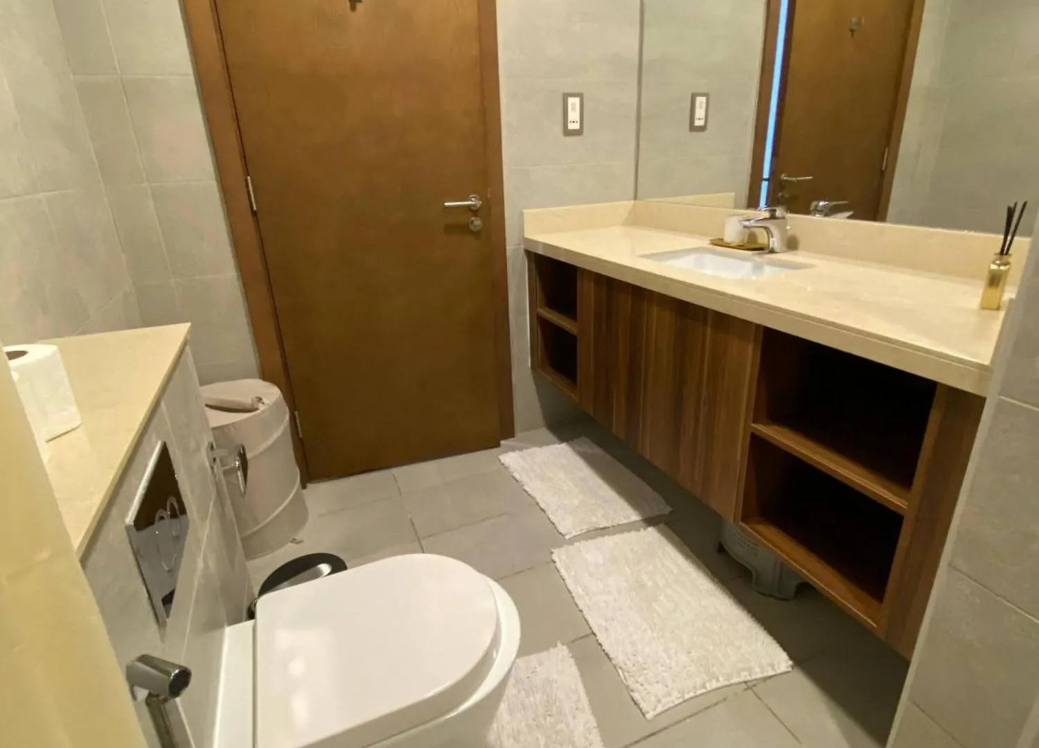 Spacious Apartment In Palm Jumeriah With Access To Private Beach Dubai United Arab Emirates