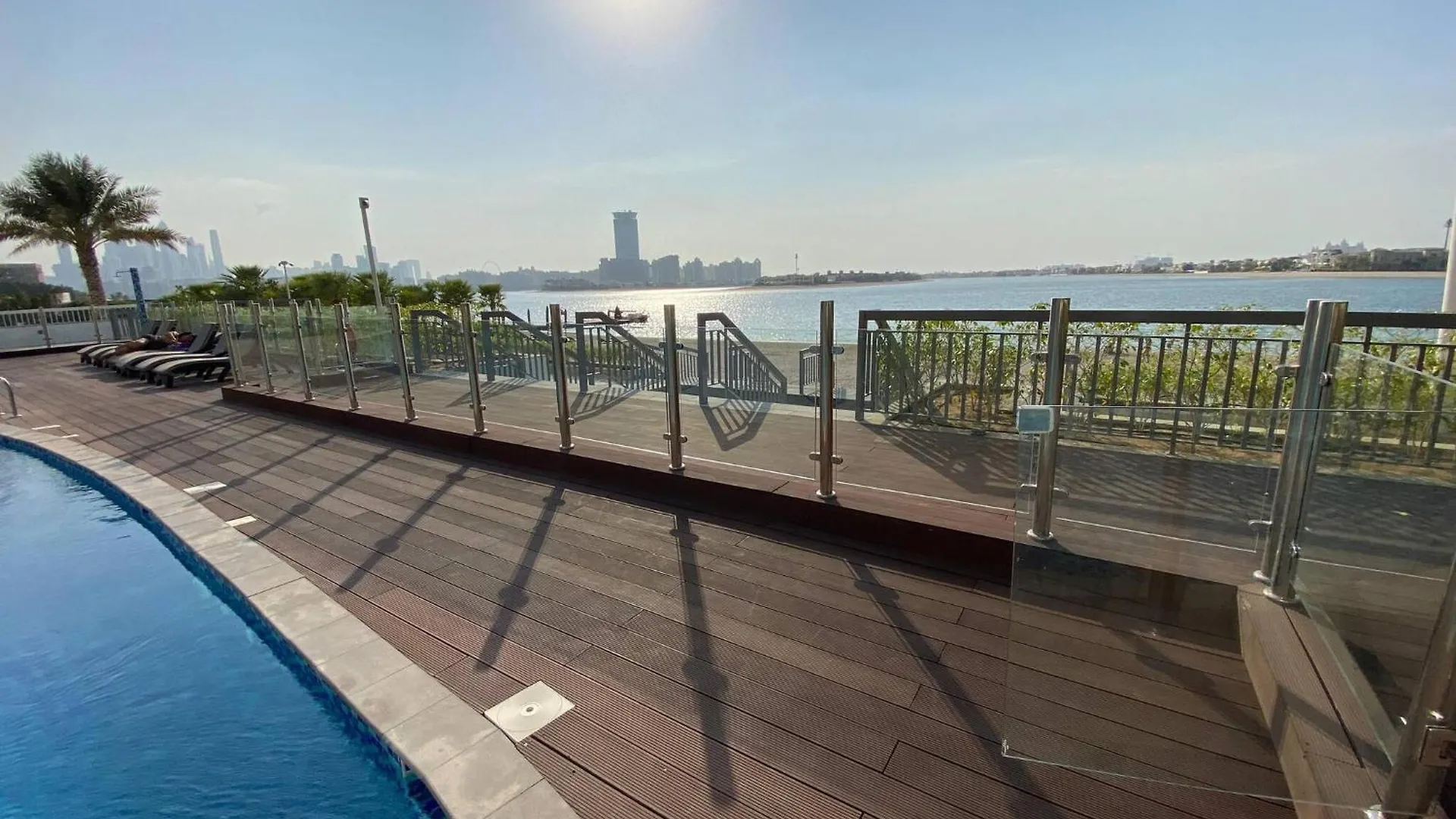 Spacious Apartment In Palm Jumeriah With Access To Private Beach Dubai United Arab Emirates
